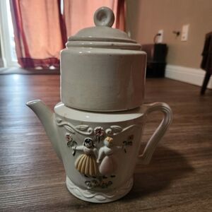Vintage Ceramic Teapot with Lid - Cream
